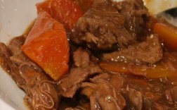 红萝卜炖牛肉怎样炖软烂入味？