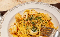 海鲜意面配什么酒或饮品提升风味？