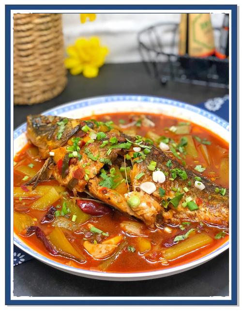 小鲫鱼怎么做家常又简单还好吃？-图2