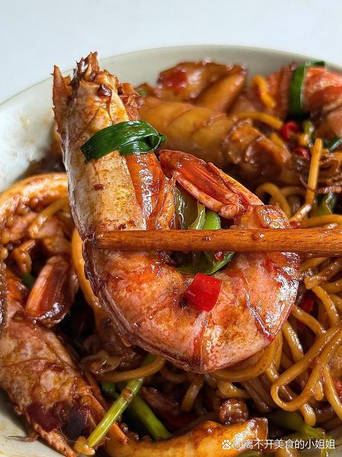 海鲜铁锅焖面怎么做才好吃？-图1