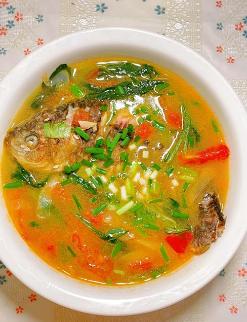鱼汤怎么做？家常简单做法全在这！-图1