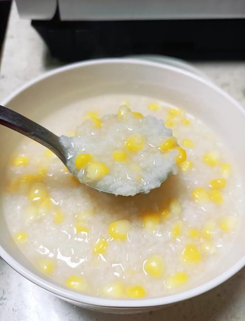 八个月宝宝能喝玉米粥吗？-图1