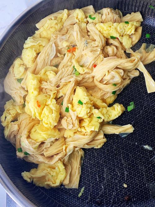 腐竹炒鸡蛋怎么做？家常做法有哪些？-图1