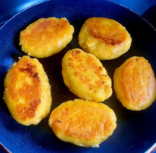 玉米粒饼怎么做？家常做法大全？-图1