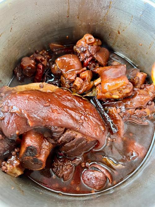 酱猪肘子家常做法有哪些关键步骤？-图1