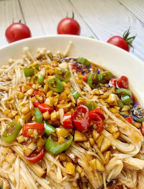 凉拌金针菇做法多,哪种最家常?-图1 凉拌金针菇做法多,哪种最家常?-图1