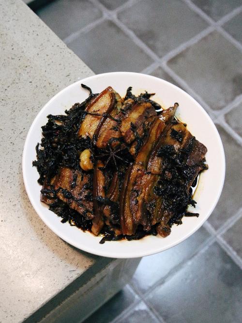 梅菜扣肉怎么做？家常做法视频教程来了！-图1