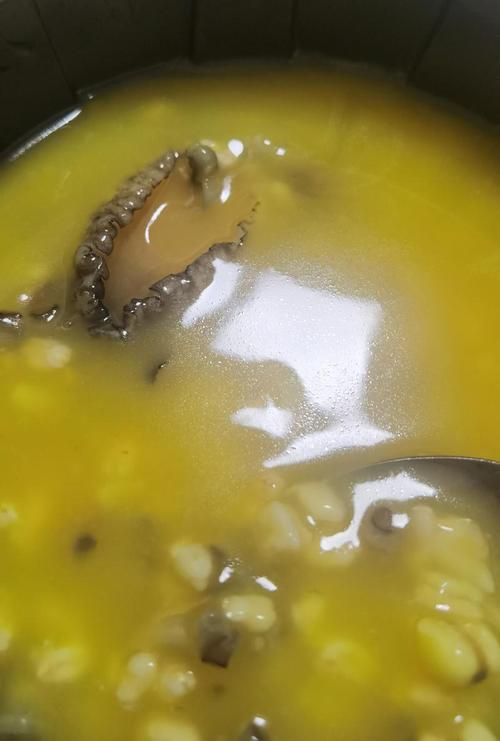 电饭煲鲍鱼海鲜粥的做法-图1