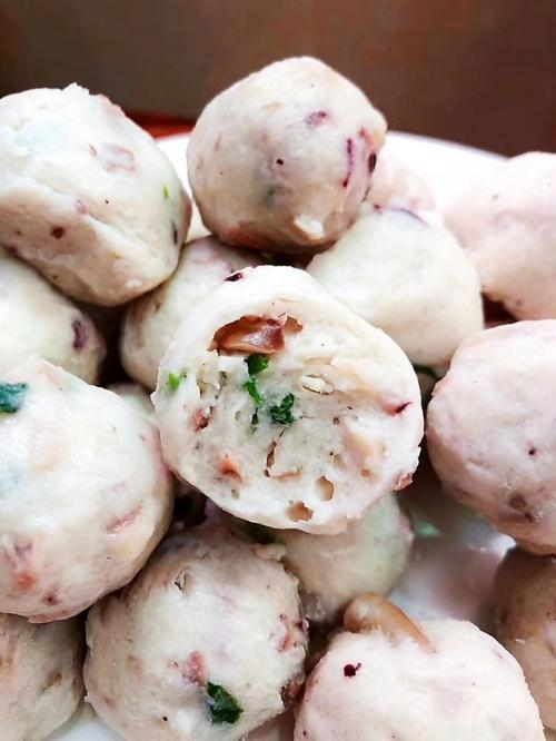 鱿鱼丸子家常做法有哪些？-图1