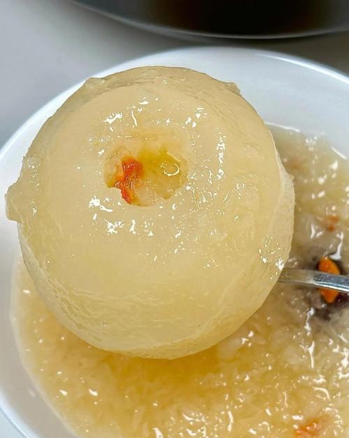 宝宝秋季冰糖炖雪梨，怎么炖更润肺？-图1
