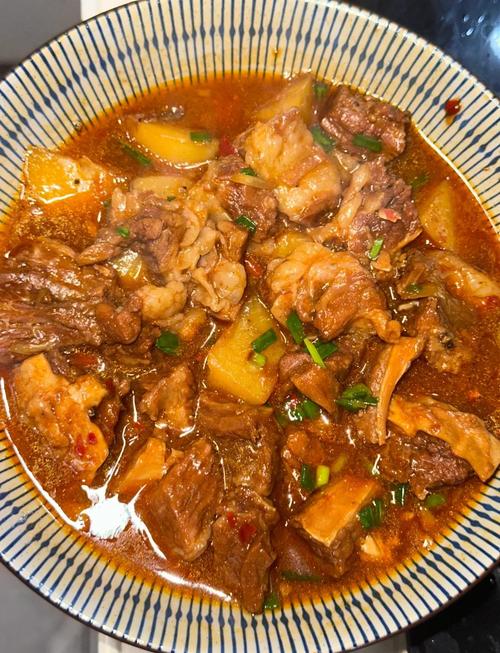 家常炖牛肉做法大全，家常炖肉如何软烂入味？-图1