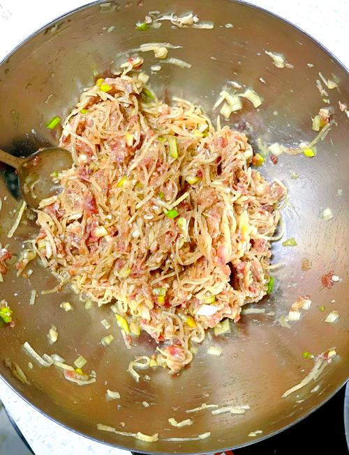 给宝宝宝包牛肉萝卜饺子-图2