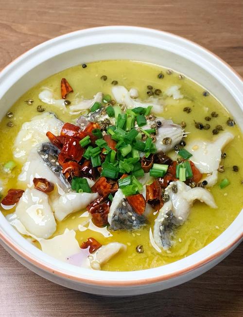 鲫鱼酸菜家常做法有哪些？-图3