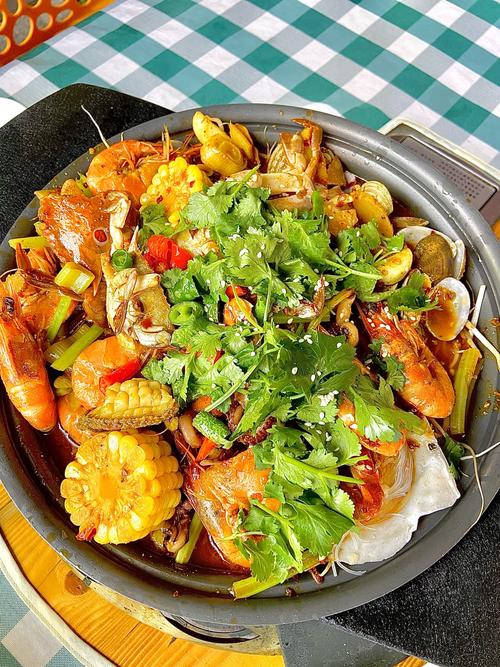 家常麻辣海鲜锅做法简单？关键在哪？-图3