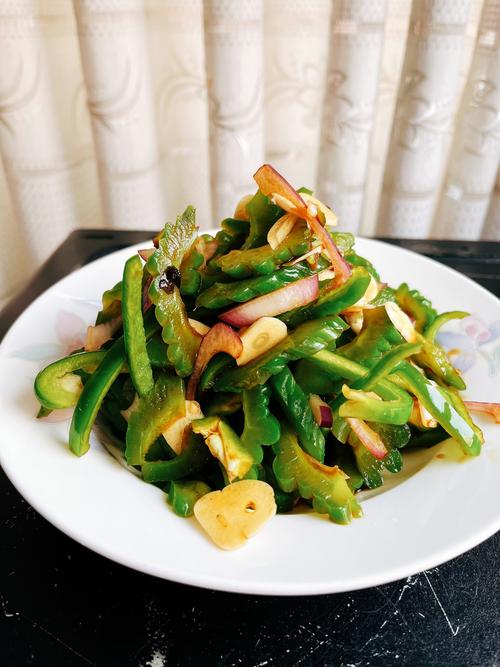 苦瓜怎么拌才不苦？家常做法有哪些？-图2