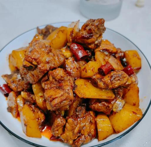 四川土豆烧排骨怎么做才家常入味？-图1