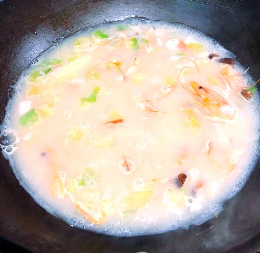 蛤蜊海鲜炒面怎么做才好吃？-图1