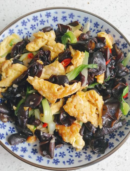 木耳炒鸡蛋怎么做才好吃？家常做法有哪些？-图2