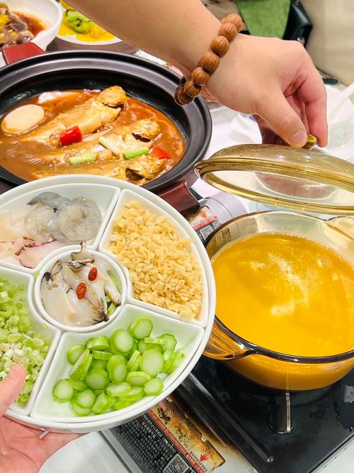 龙虾海鲜泡饭怎么做？-图2