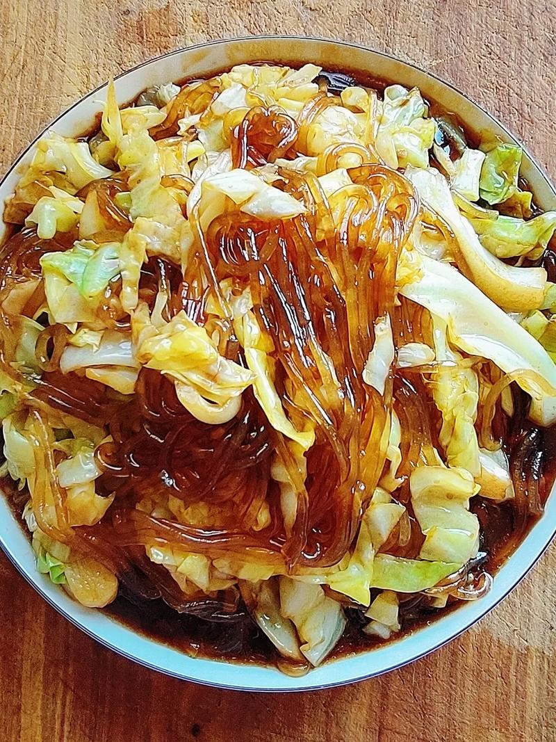 包菜炒粉条怎么做才够家常入味？-图1