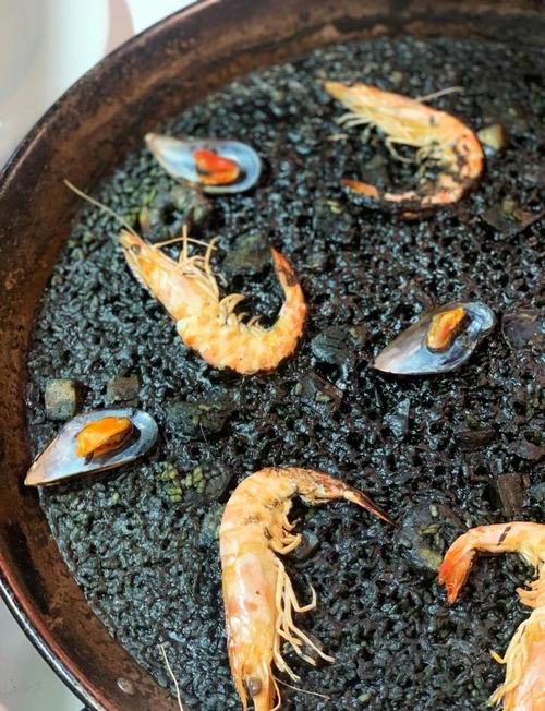 墨鱼汁海鲜饭英文介绍里藏着什么美味秘密？-图1