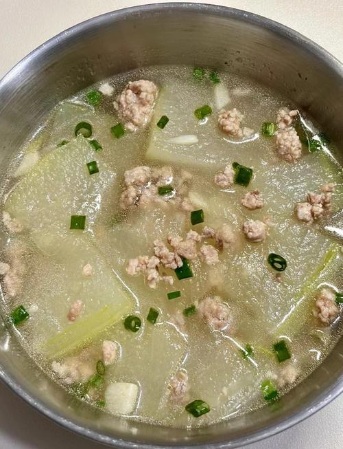 冬瓜肉片汤怎么做才家常好喝？-图2