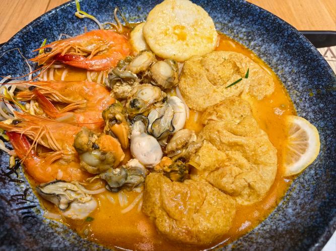 新加坡叻沙海鲜米线有何独特风味？-图1