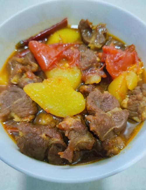 牛肉炖柿子土豆，家常做法怎么做？-图1