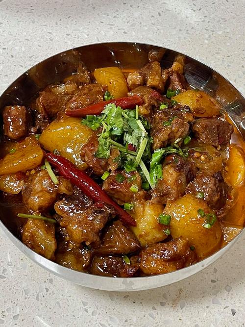 土豆炖牛肉家常做法视频，关键步骤有哪些？-图1