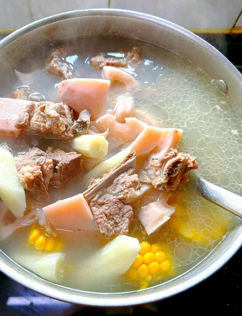莲藕排骨汤的做法大全家常-图1