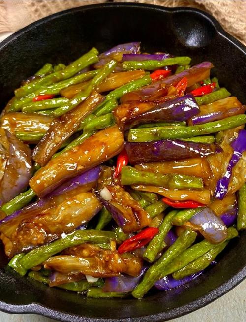 豆角烧茄子家常做法有何窍门？-图1