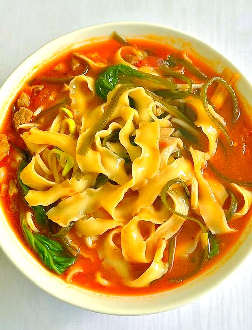 带汤刀削面的做法家常做法-图2