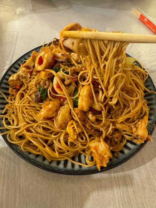 海鲜鱿鱼炒面的做法大全-图1