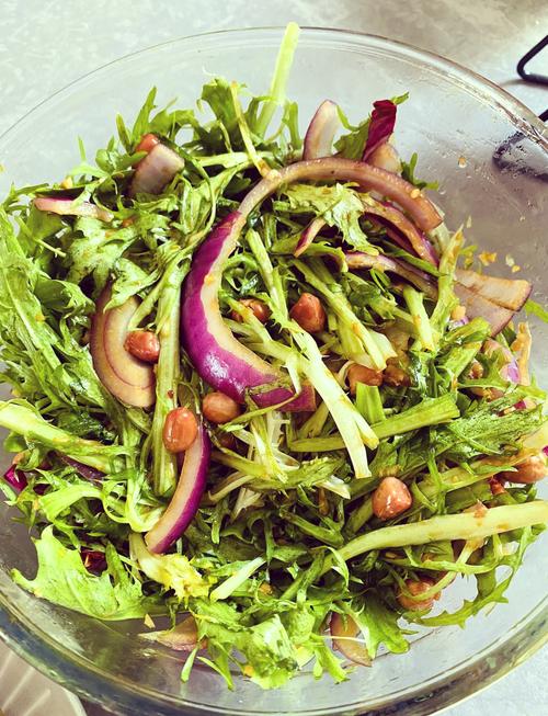 凉拌豆豉鱼苦菊的家常做法-图1