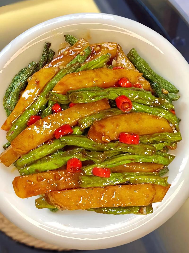 土豆炒豆角怎么做才正宗入味?-图1 土豆炒豆角怎么做才正宗入味?-图1