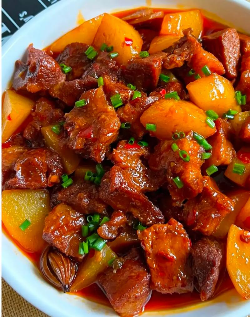 土豆烧牛腩怎么做才软烂入味？-图1