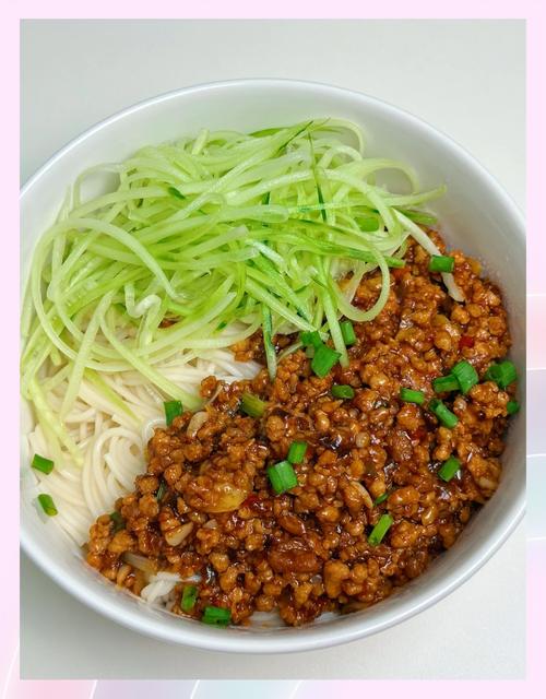 土豆炸酱面的做法大全家常-图1