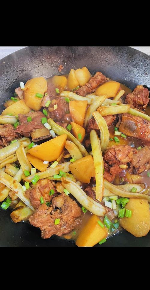 排骨豆角土豆怎么炖才软烂入味？-图1