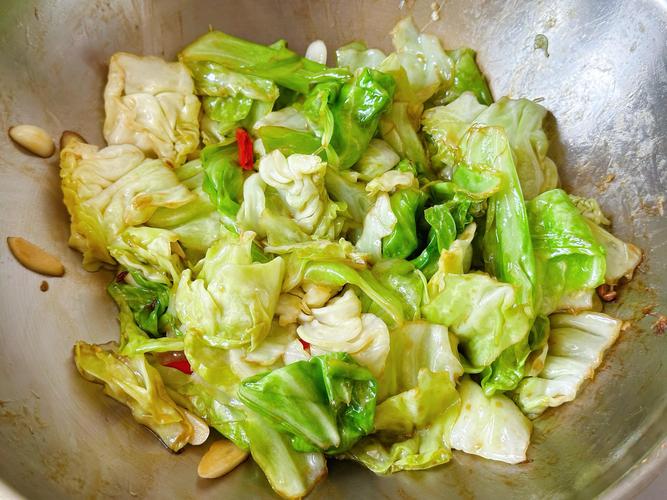 爆炒甘蓝家常做法怎么做？-图1