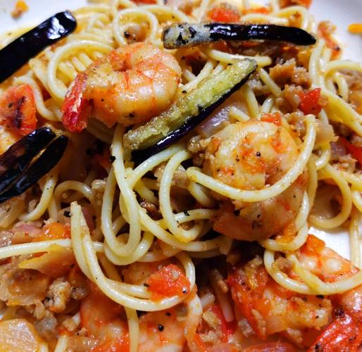 海鲜意大利炒面做法视频-图1