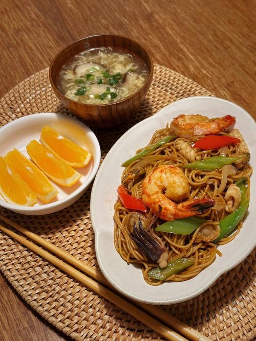 海鲜炒面里面配什么海鲜-图1 海鲜炒面里面配什么海鲜-图1