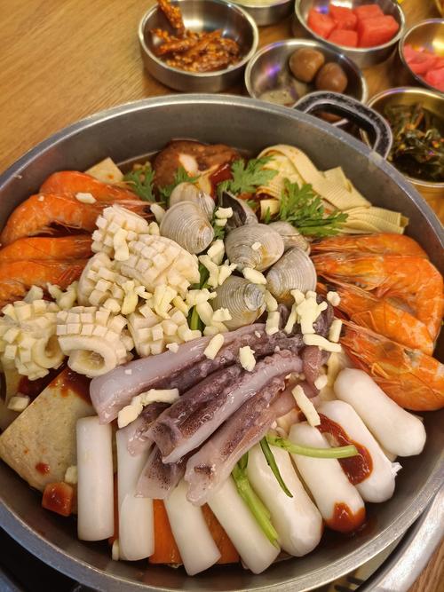 海鲜火锅怎么做?做法大全在此!-图3 海鲜火锅怎么做?做法大全在此!-图3