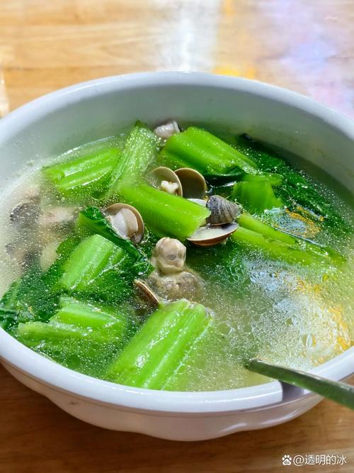 海鲜汤适合放什么蔬菜-图2