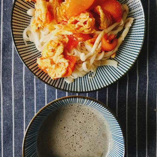 海鲜菇西红柿砂锅面,为何这么鲜?-图3 海鲜菇西红柿砂锅面,为何这么鲜?-图3