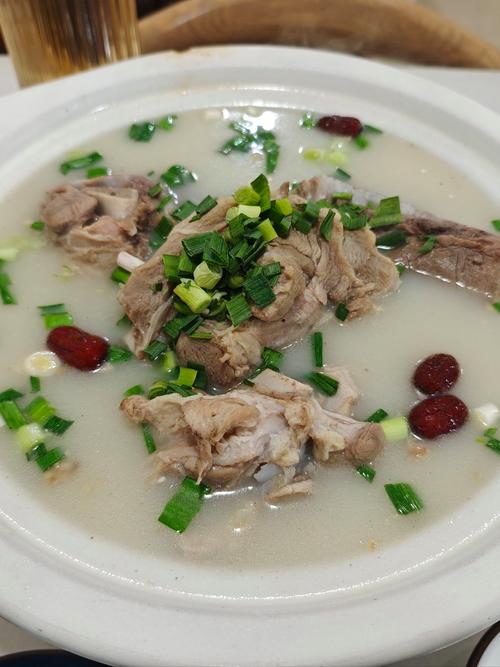 煲大骨家常做法有哪些？-图1