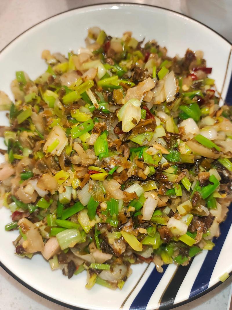 酸菜炒家常做法有哪些?-图1 酸菜炒家常做法有哪些?-图1