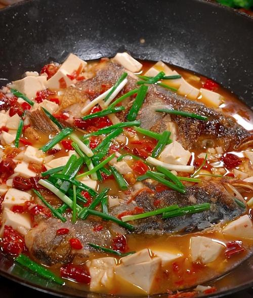 家常豆腐烧鱼，家常做法怎么做？-图1