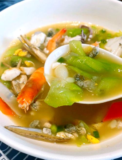 丝瓜海鲜粥的家常做法-图3 丝瓜海鲜粥的家常做法-图3