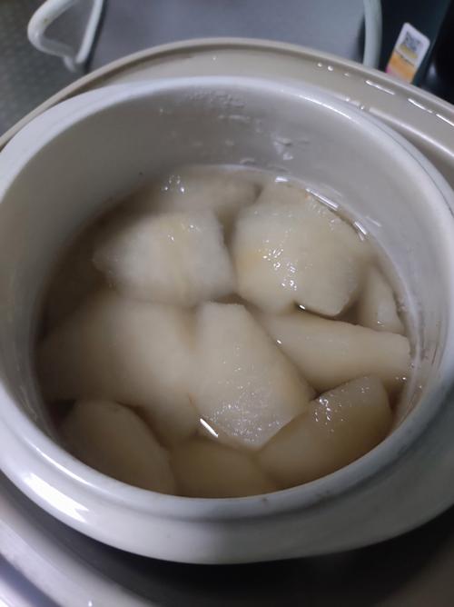 宝宝能吃冰糖炖雪梨吗？-图2