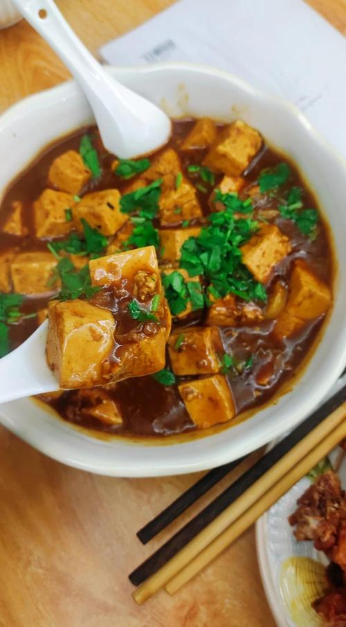 家常酱炖豆腐的家常做法-图1